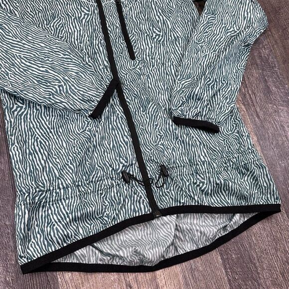 Nike Windrunner Jacket Womens XS Green Zebra Print Lightweight‎ Hooded Full Zip - Picture 2 of 16